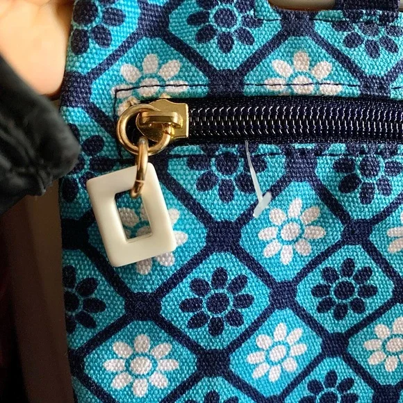 NWOT Old Navy Geometric Print 2 way clutch purse. - Picture 6 of 8